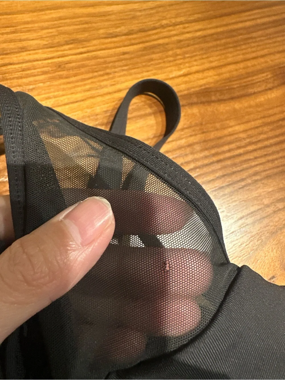 Lululemon black strappy mesh sports bra/top size 8 good condition